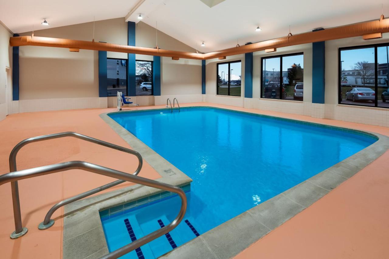 Comfort & - Indianapolis 3*