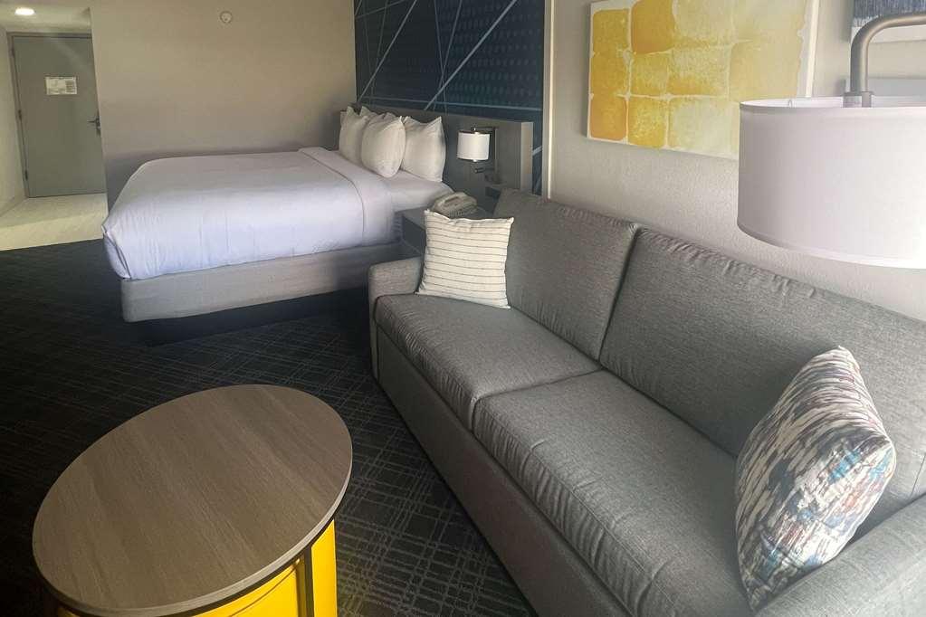 Hotel Comfort & - Indianapolis Fishers
